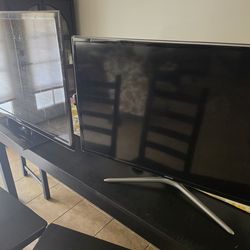 2 Samsung TVs