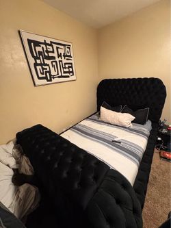black velvet King & Queen size bedframe with TV lift & Fireplace