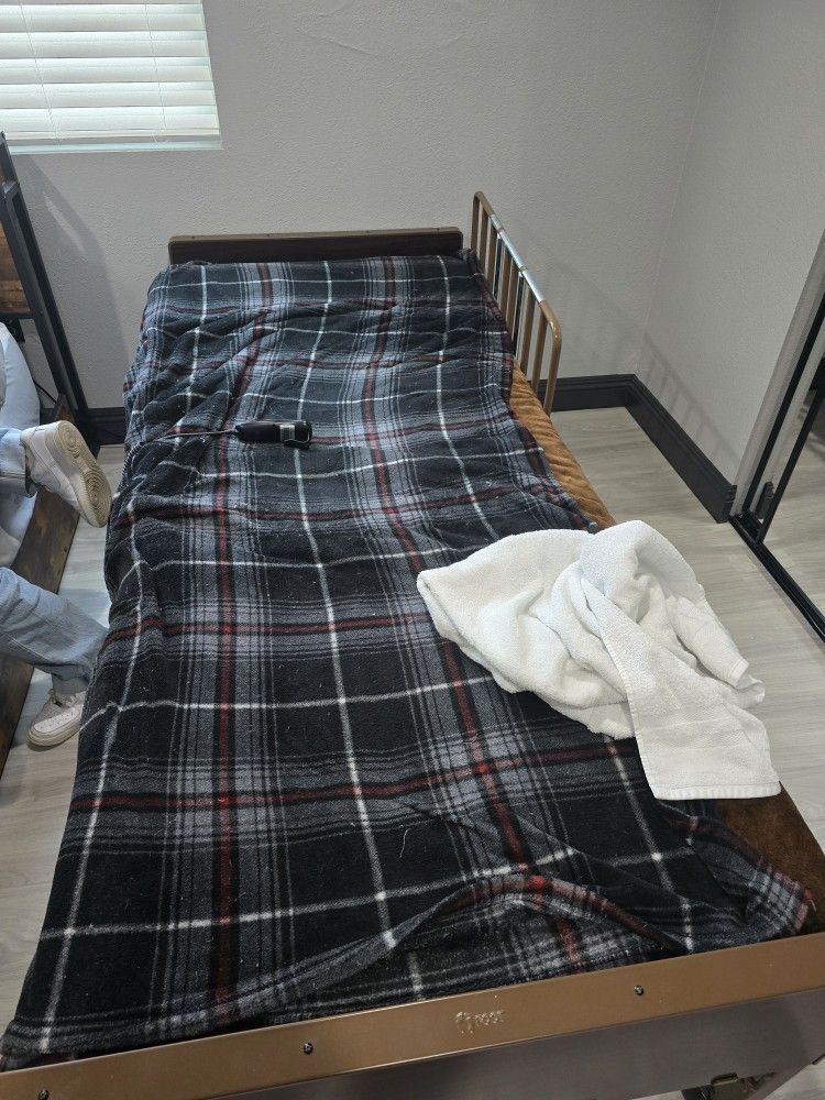 Adjustable Medical Bed Frame And Mattress