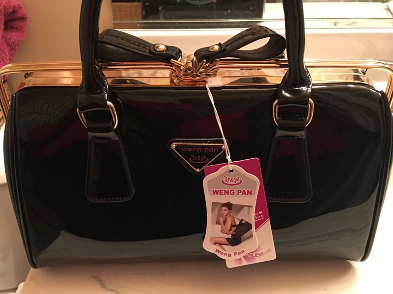 New nice with tag Weng Pan purse