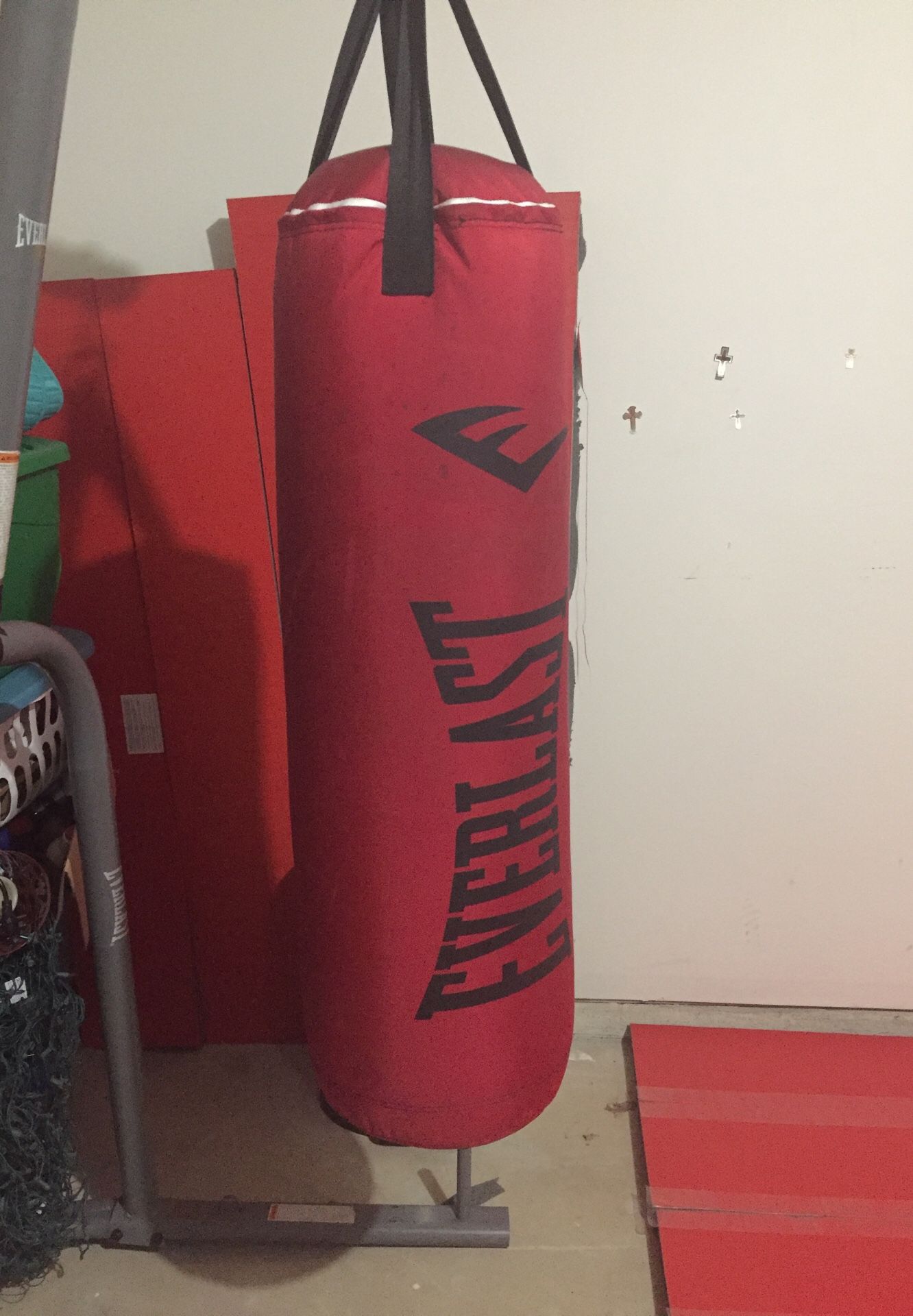 Everlast Heavy Punching Bag 70 lbs