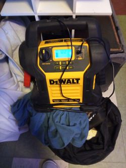 DeWalt 1600a jump starter