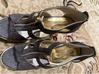 Michael Kors wedge heels new never wear no box  had in plastic shoe box