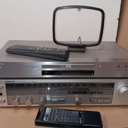 Onkyo TX-11 RECEIVER + Sony CD/SACD Player +remotes
