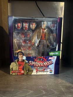 Mafex Peter B Parker Spider-Man