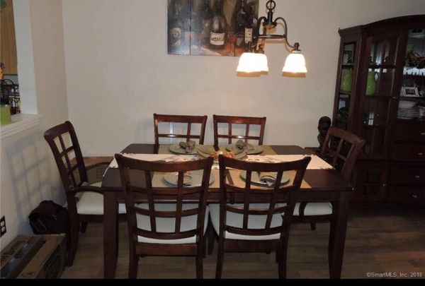 Complete dining room set $625 - dining table, expandable leaf, 6 ... Complete dining room set $625 - dining table, expandable leaf, 6 ...