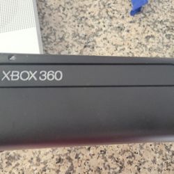 X BOX 360 S mint condition console only.

Cannot find power supply after move.

Pet SMOKE kid free home 