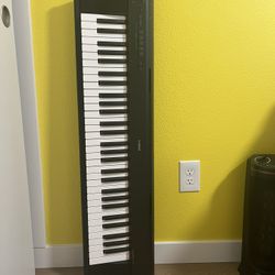 Yamaha Piaggero NP-12 Portable Digital Piano – Great Condition