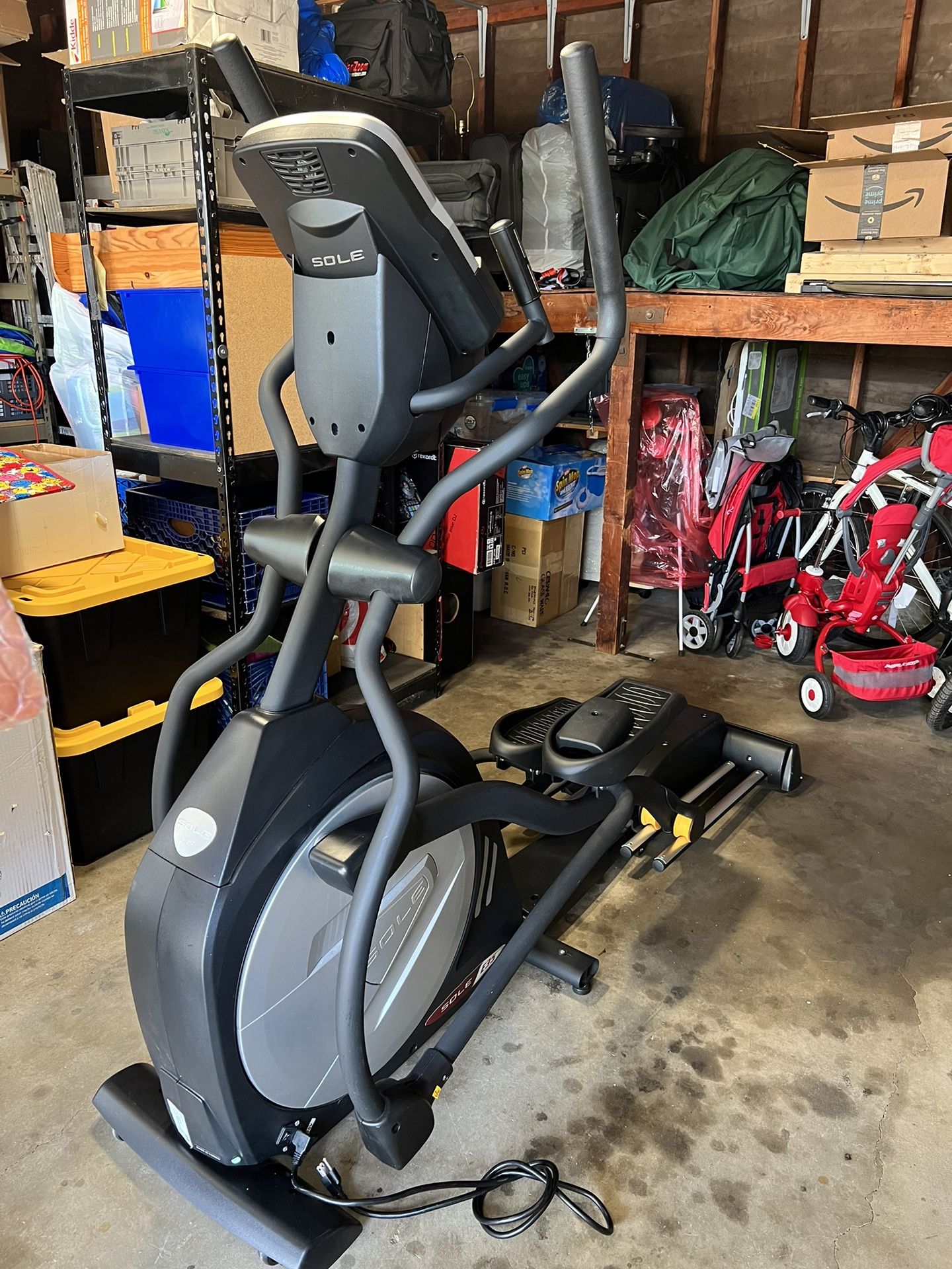 Sole E35 Elliptical Exercise Machine With Manual for Sale in Los