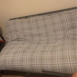 Black Futon