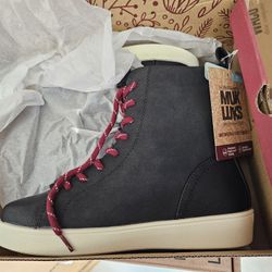 MUK LUKS Women's Montana Helena Boots size 7
