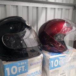 2 Helmets