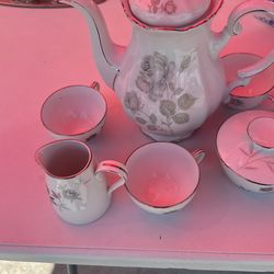 Jarra Con Crecerá Y Azucarera Y 3 Tazas 20.00  Noritake