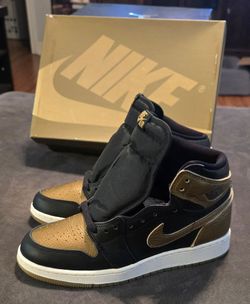 Nike Jordan 1 AJ1 Retro High GS OG Black Metallic Gold Shoes  size 7y womens 8.5