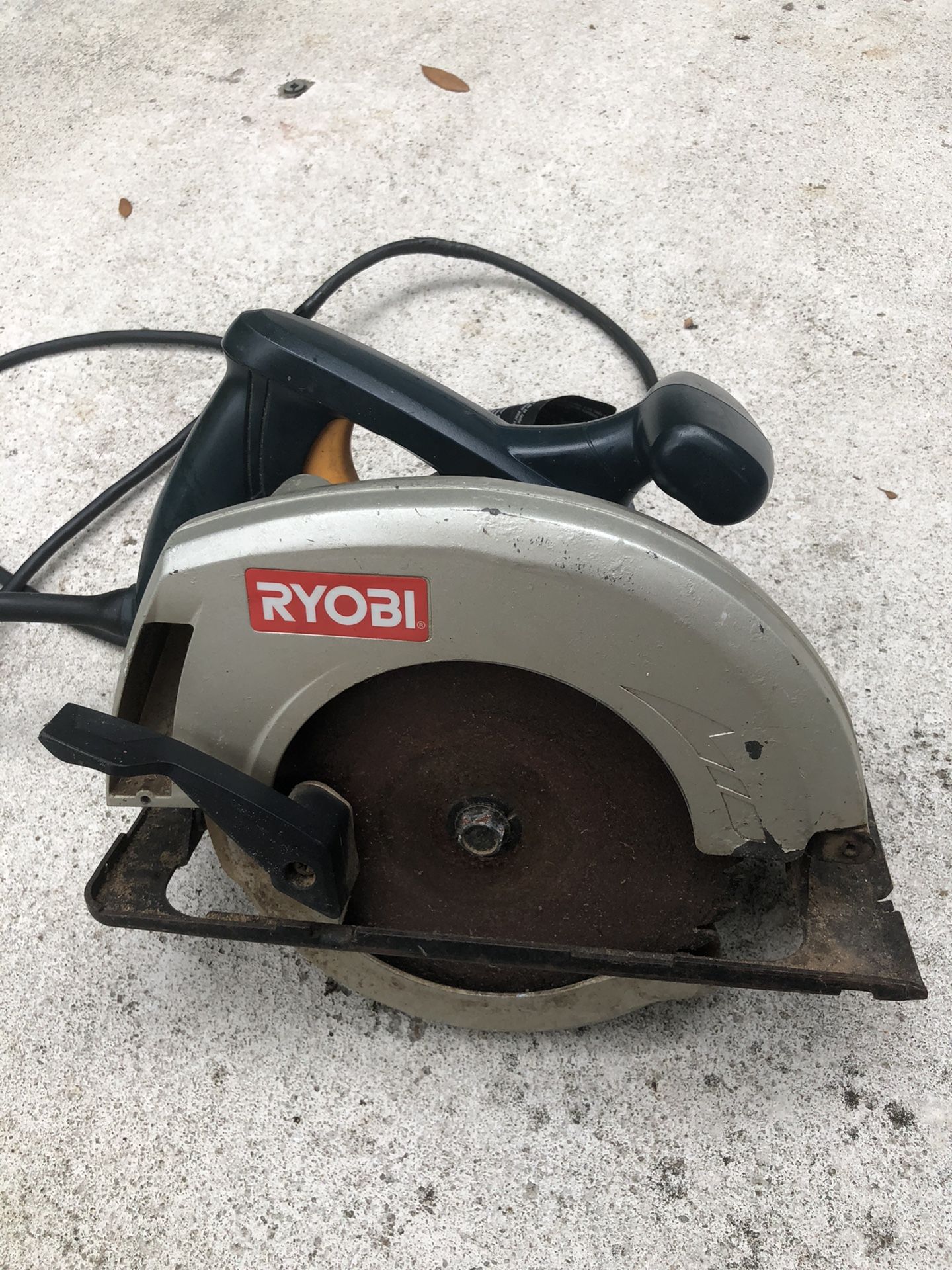 Ryobi 7-1/4 in saw