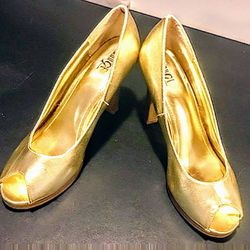 Rouge helium GOLD 5.5" High Heel PEEP Toe 2"PLATFORM Shoes Women Size 8 1/2. 