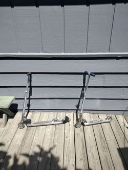 Razor scooters, set of 2