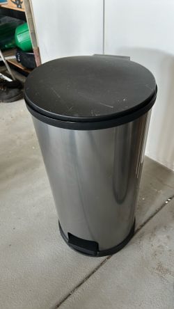 Light weight trash can step pedal