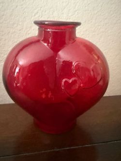 Valentine heart vase