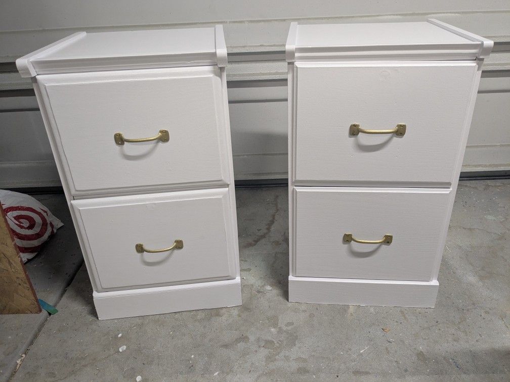 2 Filing Cabinets H28 L16 D17