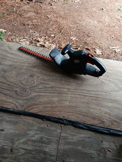 Black Decker 17" Hedge Trimmer Yard Garden Trimming Tool