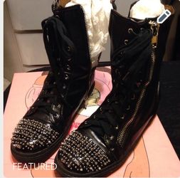 Women's leather black boots with studs By Jeffrey Campbell Wore 1 time Size 9