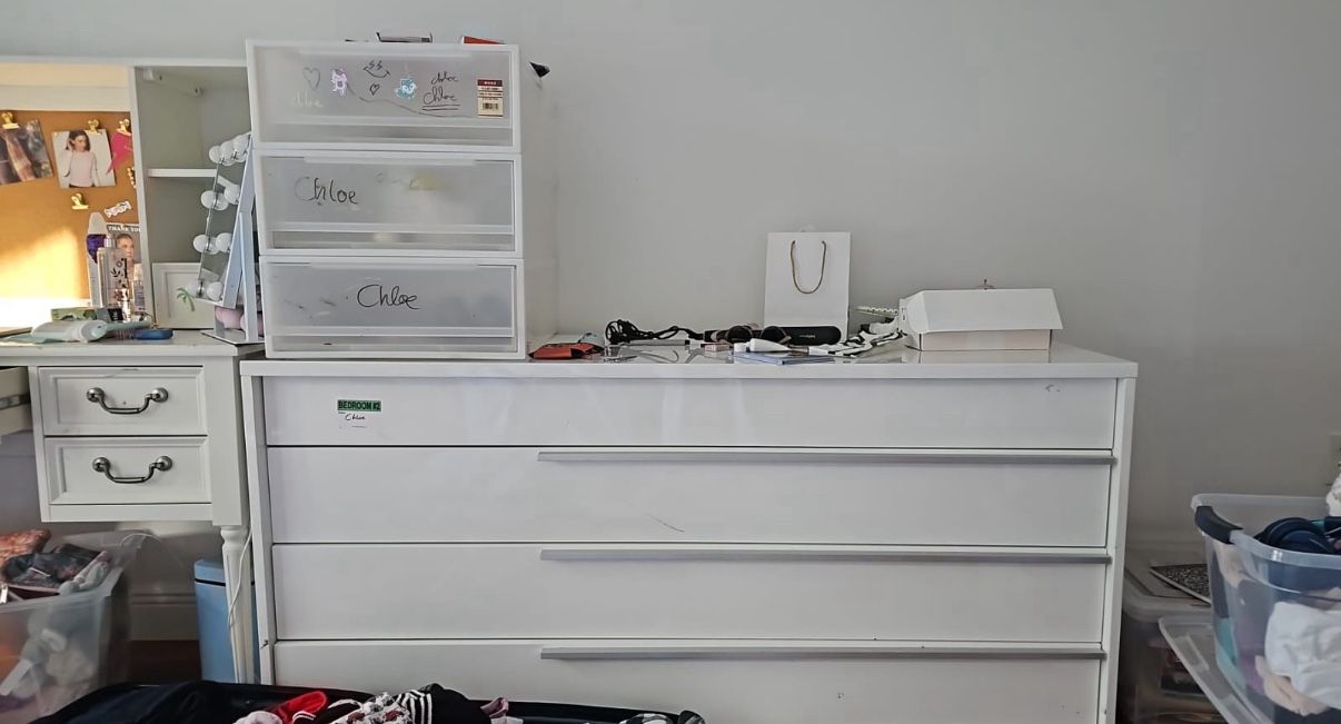 Nice Cabinet With Spacious Drawers 