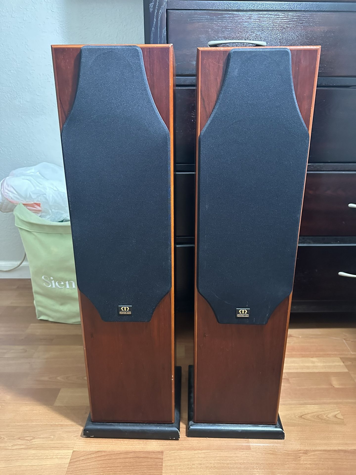 Monitor Audio Silver 5i stereo speakers , cherry wood. Made In England 