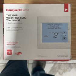 Vision Pro8000 Thermostat 