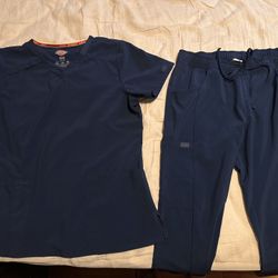 Mens Navy Dickies Scrubset. Medium bottom. Large top