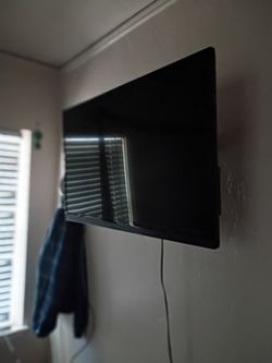 Tv With Wall Mount