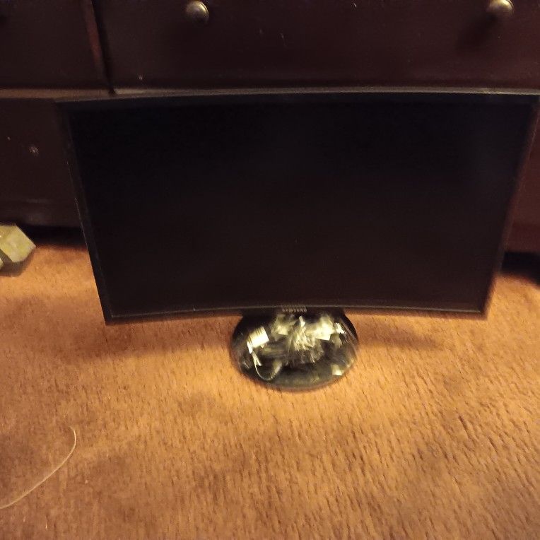 Samsung 24" C24F392FHN Curved Monitor 