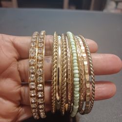10 Assorted Bangle Set