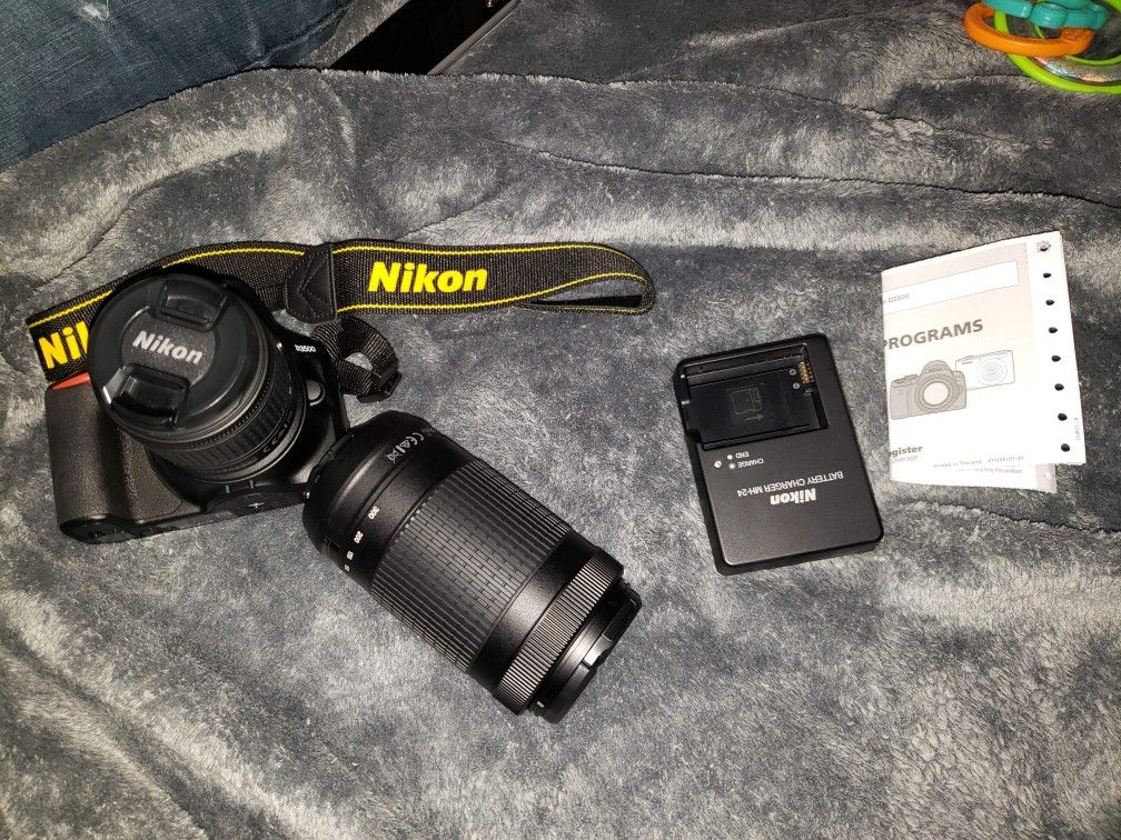 Nikon d3500 with extra lense brand new