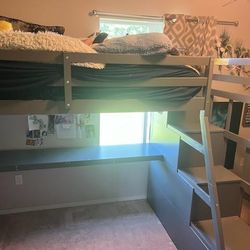 Twin Loftbed With Desk Underneath