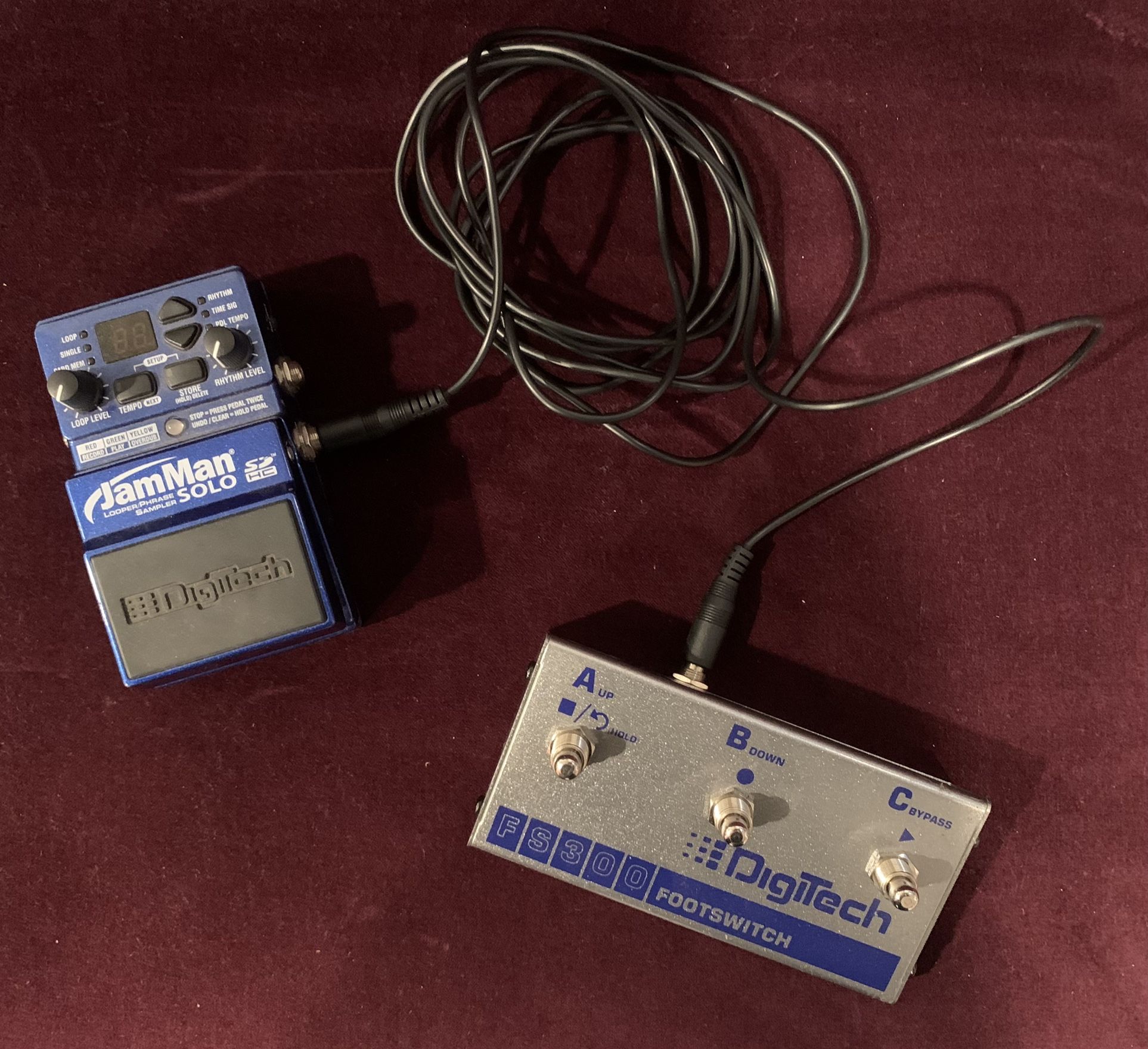 Digitech JamMan Solo w/ FS300 Footswitch (Looper Pedal)