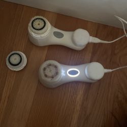 2 Clarisonics Mia And Mia 2