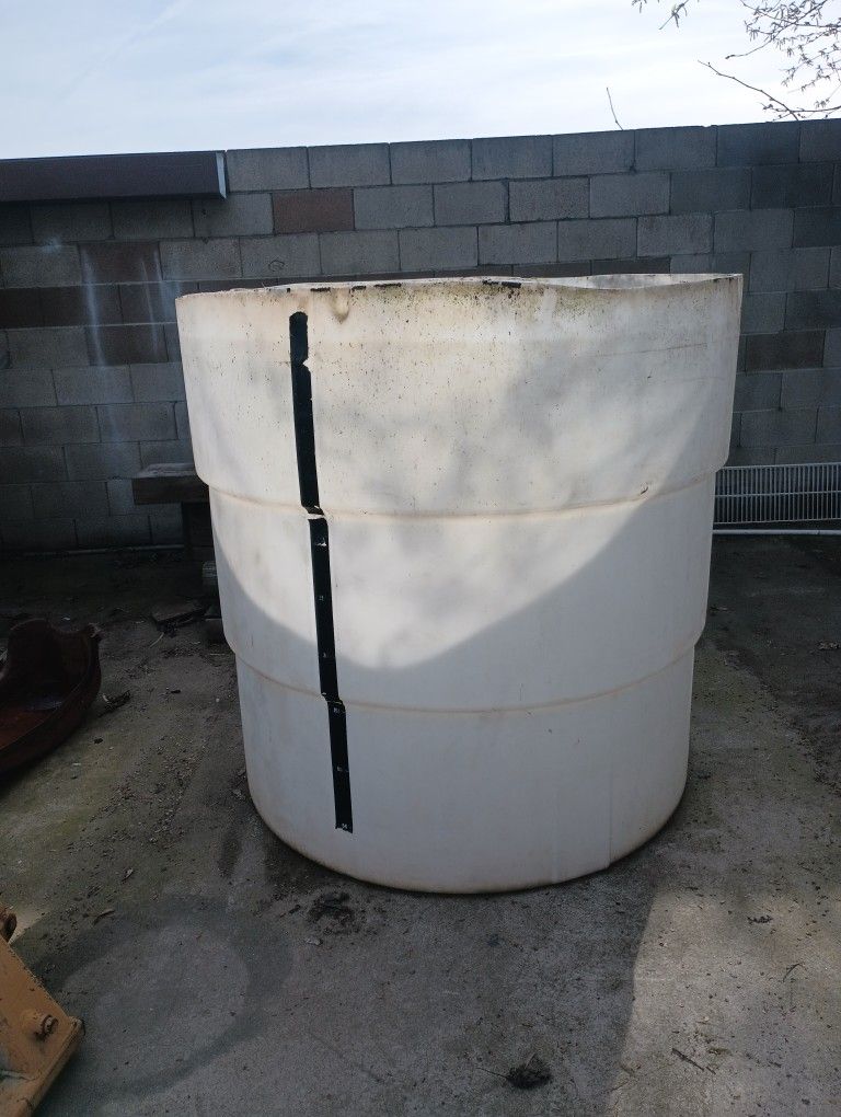 500 Gallon Poly Water Storage Tank