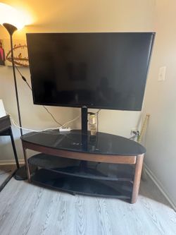 TV with glass tv stand