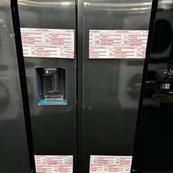 Samsung Side By Side Black Stainless Refrigerator 
