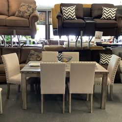 Beautiful Dining Table Set 