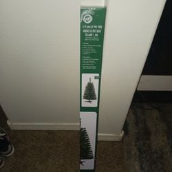 Brand new 4ft artificial Christmas tree no lights but new in box never used downsizing asking $30 cash must pick up Broadway and apache buckeye az cas