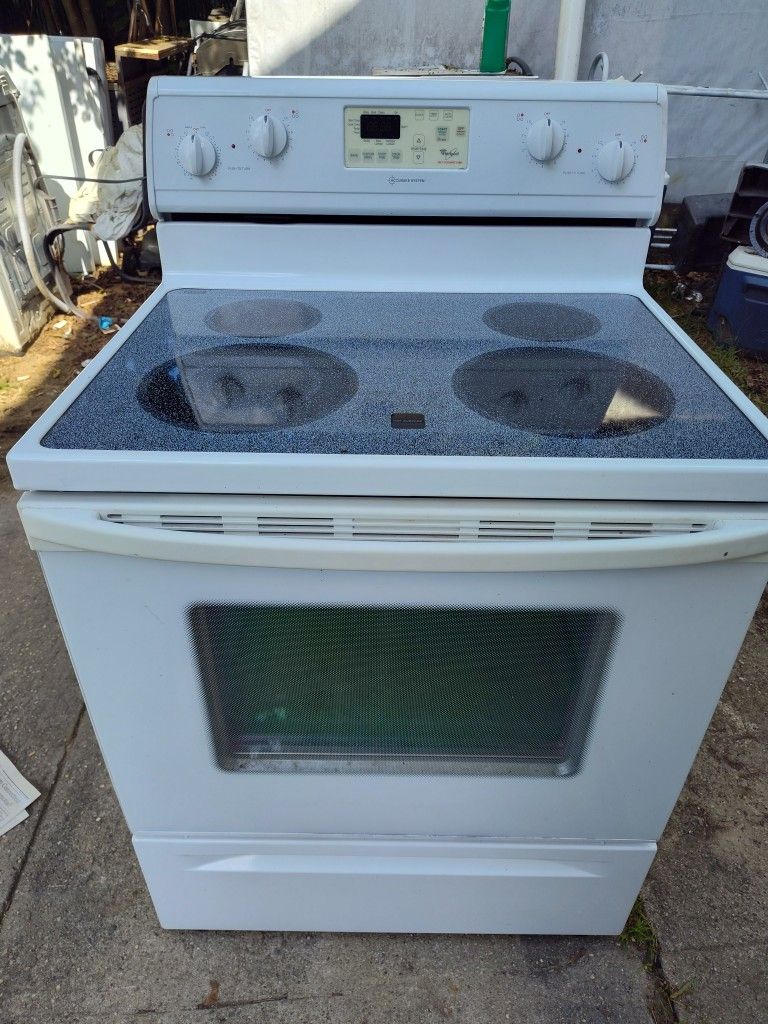 WHIRLPOOL SELF CLEANING OVEN GLASS TOP ELECTRIC STOVE IN WHITE 