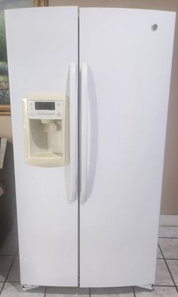 GE REFRIGERATOR SIDE BY SIDE DOOR