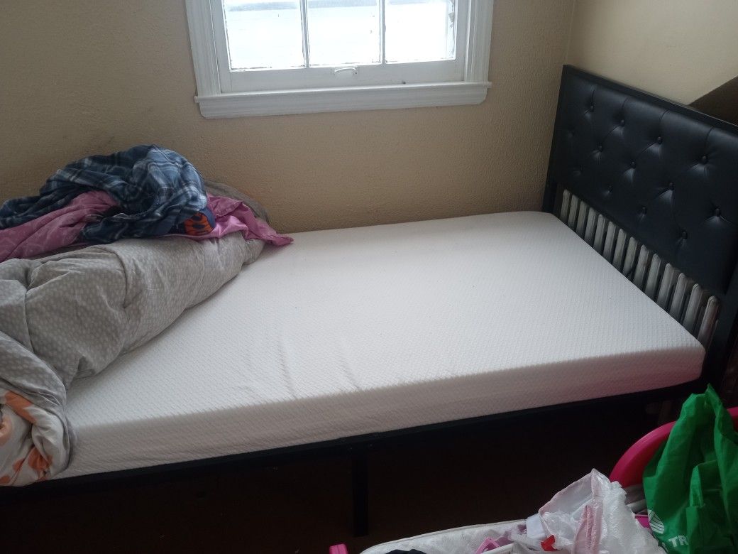 Memory Foam Twin Mattress With Twin Bed Frame 