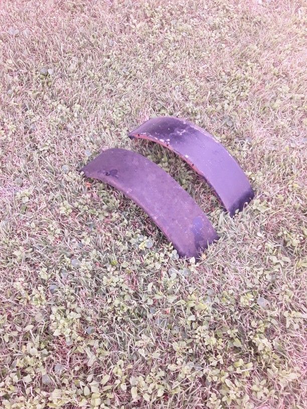 (2) Metal Fenders