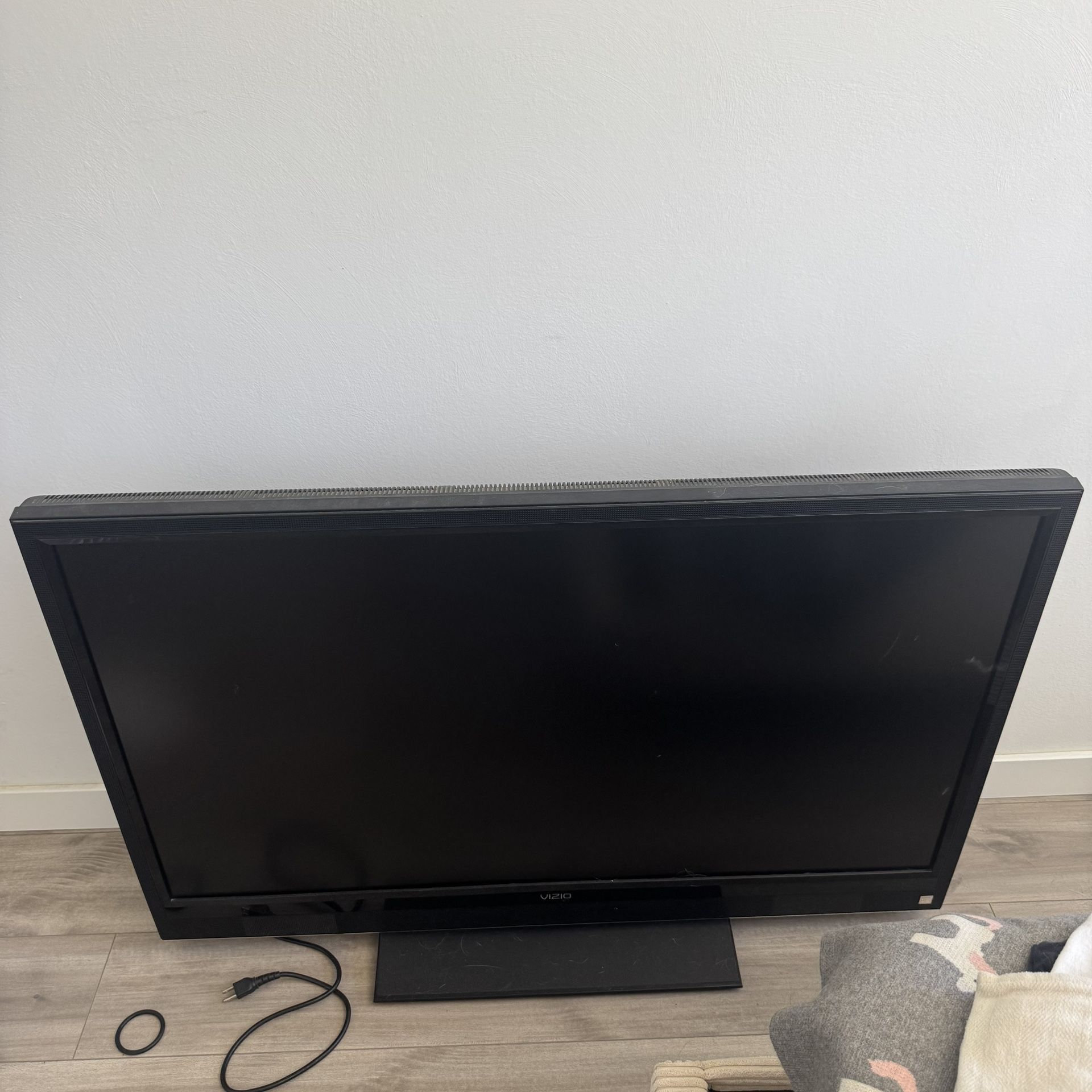 Vizio 47” TV - GREAT CONDITION!