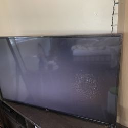 UHD LG TV - 43 in