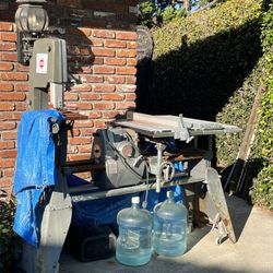  Shopsmith Mark V, a compact, all-in-one woodworking machine