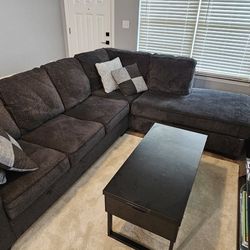 Ashley's Couch Sectional 